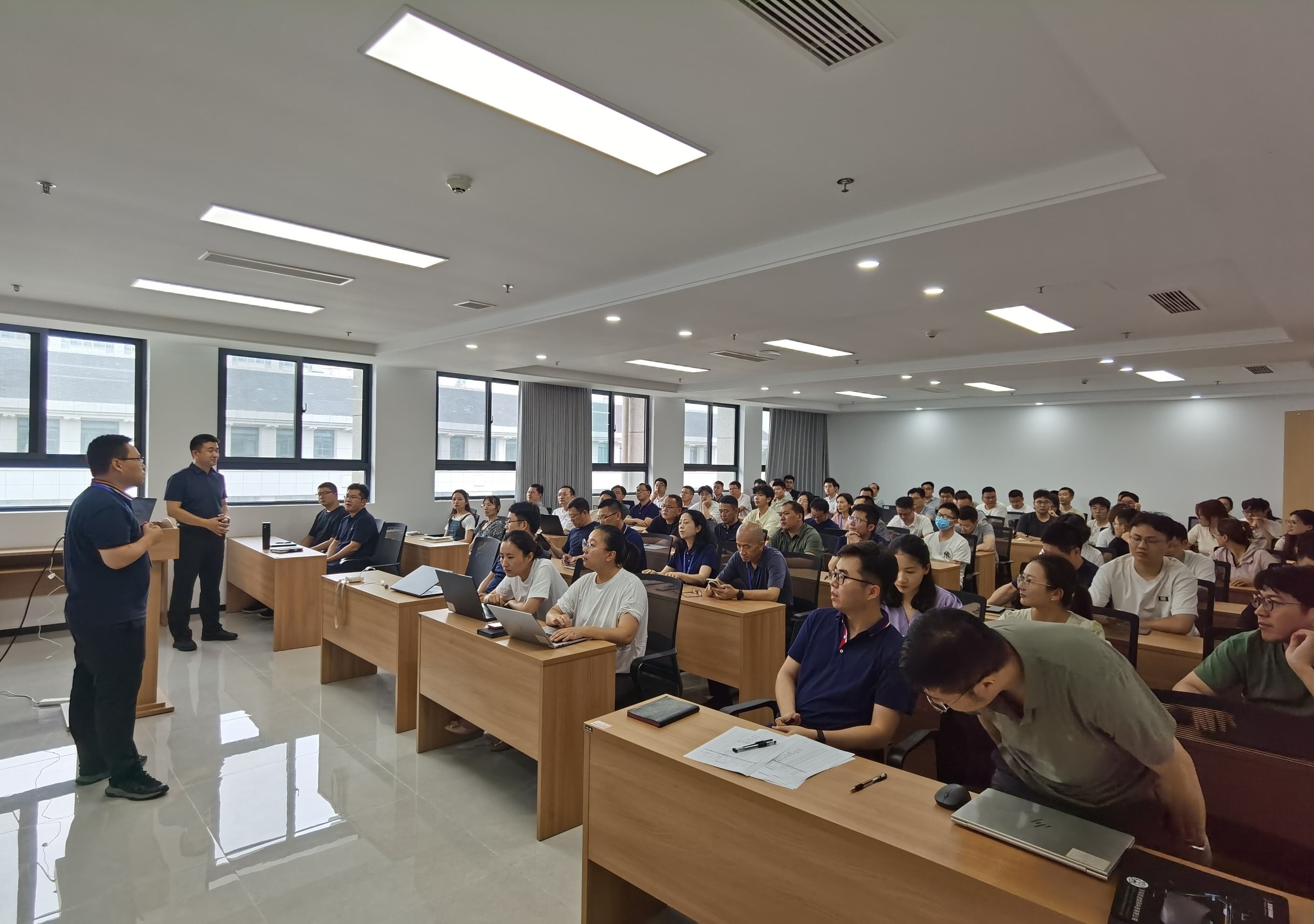 公司举办聚变产业专题报告活动
